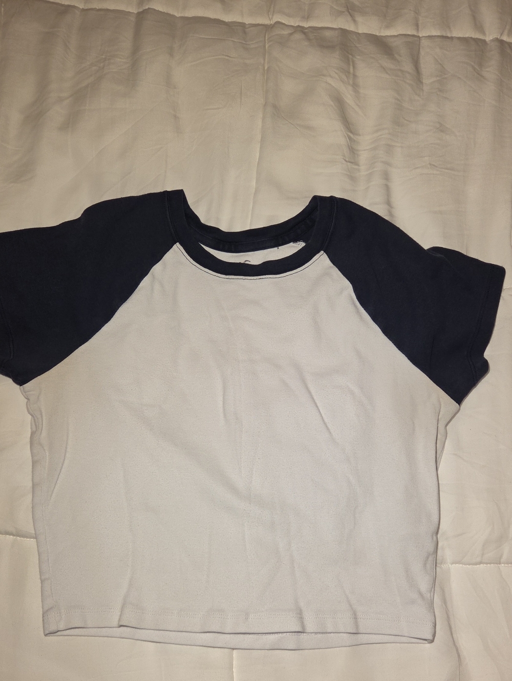 Hollister Kids Raglan Tee in White and Navy